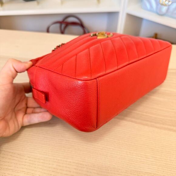 Chanel Red Quilted Lambskin Diagonal Camera Bag Medium - Picture 8 of 16